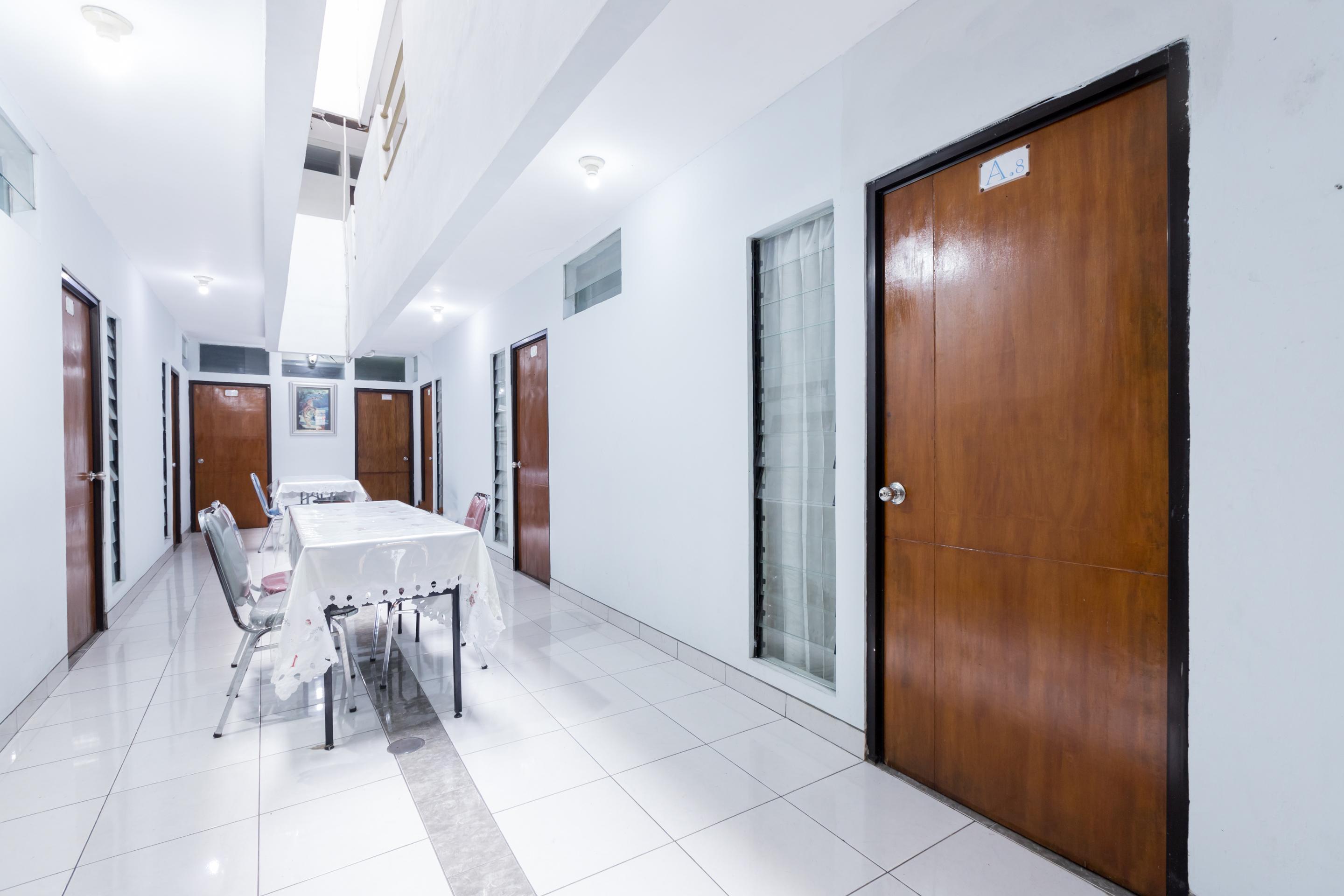 Hotel Super Oyo 1516 Cemara Gading Syariah Bogor Exterior foto